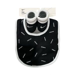 NWT Nike Black and White Baby Bib and Booties Set